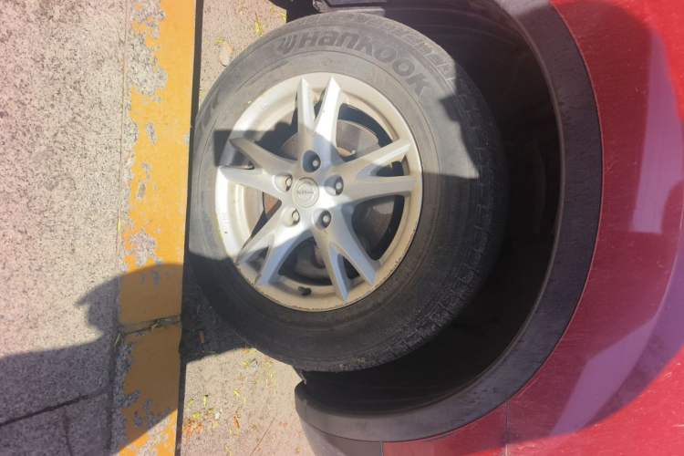 Used Nissan Qashqai 2012 2.0 XL Fire CVT 2WD Right Front Wheel Hub