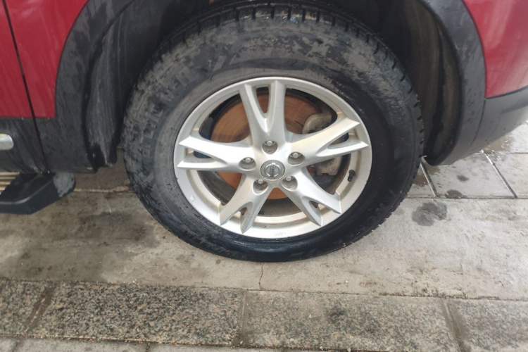 Used Nissan Qashqai 2012 1.6XE Wind 5MT 2WD Right Front Wheel Hub
