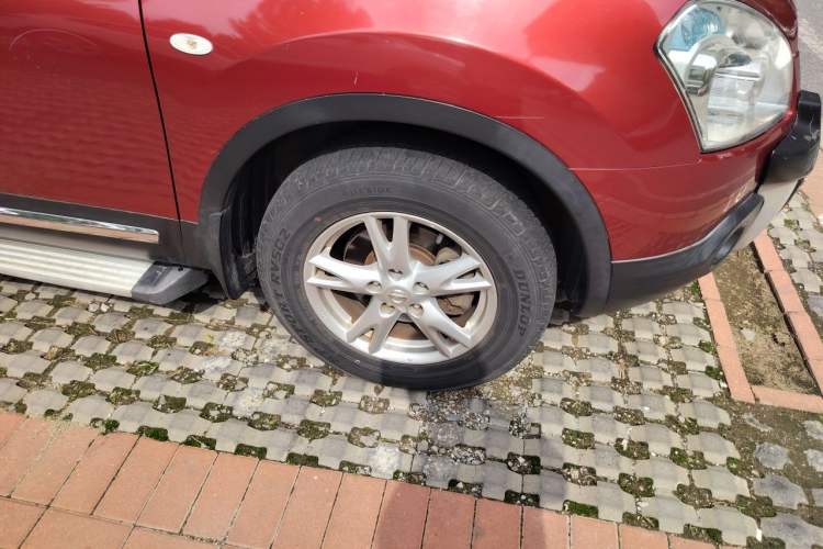Used Nissan Qashqai 2012 1.6XE Wind 5MT 2WD Right Front Wheel Hub
