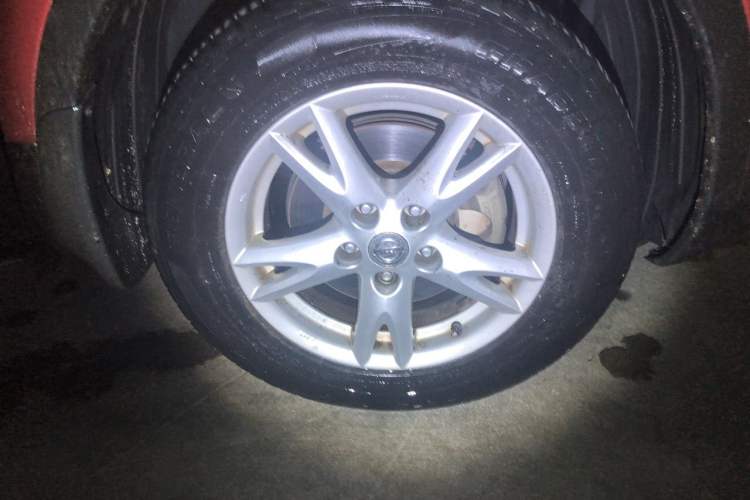 Used Nissan Qashqai 2012 2.0 XL Fire 6MT 2WD Right Front Wheel Hub