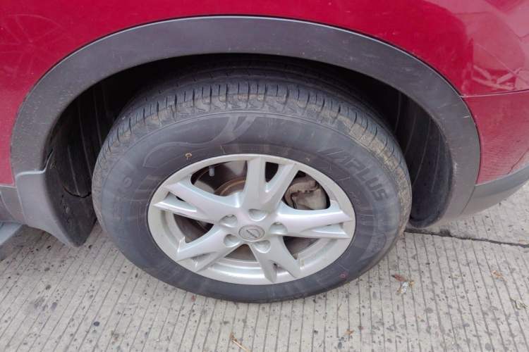 Used Nissan Qashqai 2012 2.0 XL Fire CVT 2WD Right Front Wheel Hub