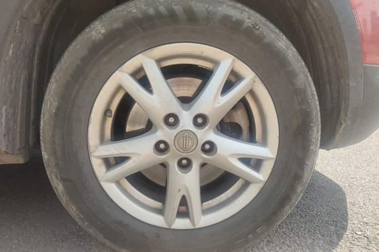 Used Nissan Qashqai 2012 2.0 XL Fire 6MT 2WD Right Front Wheel Hub