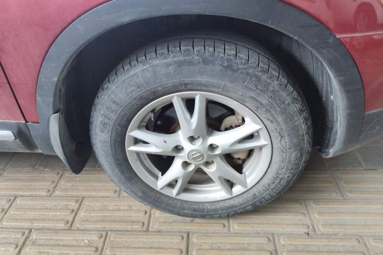 Used Nissan Qashqai 2012 2.0 XL Fire CVT 2WD Right Front Wheel Hub