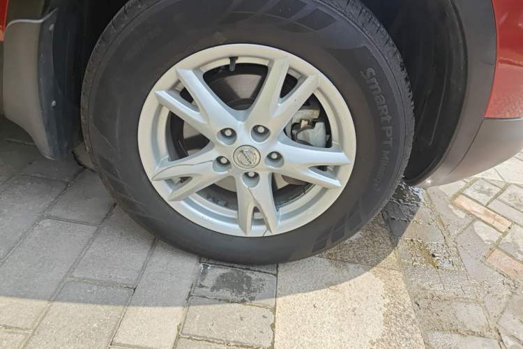Used Nissan Qashqai 2012 2.0 XL Fire CVT 2WD Right Front Wheel Hub