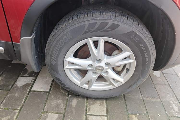 Used Nissan Qashqai 2012 2.0 XL Fire CVT 2WD Right Front Wheel Hub