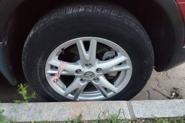 Used Nissan Qashqai 2012 2.0 XL Fire CVT 2WD Right Front Wheel Hub