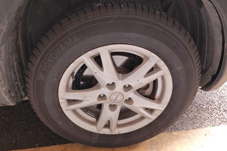 Used Nissan Qashqai 2012 2.0 XL Fire CVT 2WD Right Front Wheel Hub