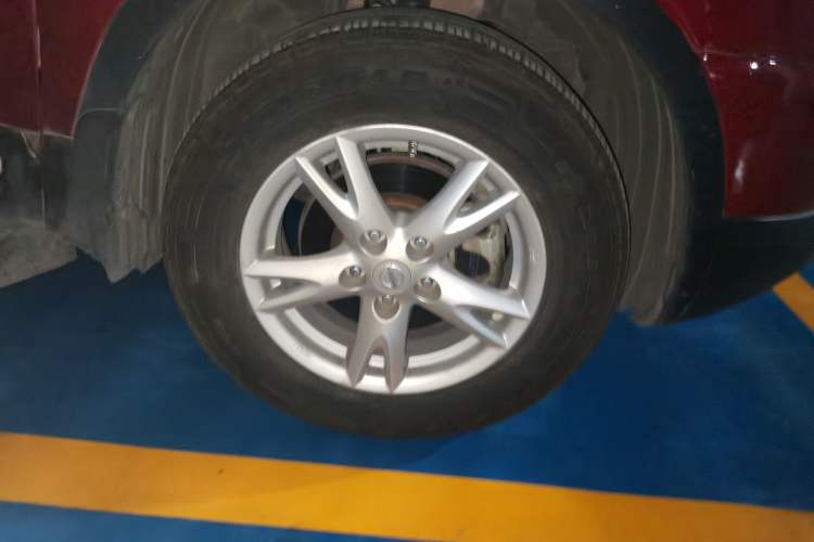 Used Nissan Qashqai 2012 2.0 XL Fire CVT 2WD Right Front Wheel Hub