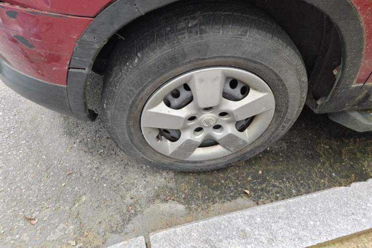 Used Nissan Qashqai 2012 1.6XE Wind 5MT 2WD Right Front Wheel Hub