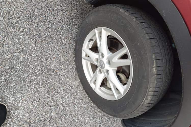 Used Nissan Qashqai 2012 2.0 XL Fire 6MT 2WD Right Front Wheel Hub