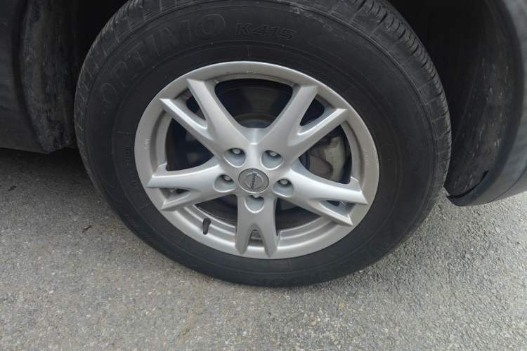 Used Nissan Qashqai 2012 2.0 XL Fire CVT 2WD Right Front Wheel Hub