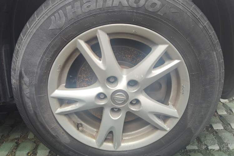 Used Nissan Qashqai 2012 2.0 XL Fire CVT 2WD Right Front Wheel Hub