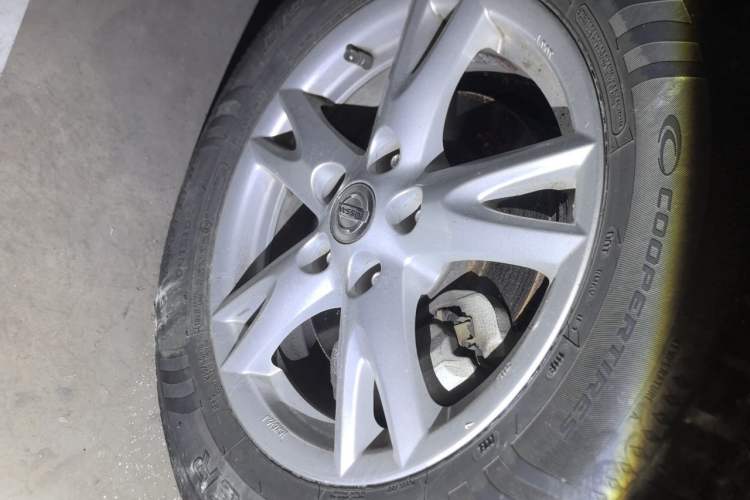 Used Nissan Qashqai 2012 2.0 XL Fire CVT 2WD Right Front Wheel Hub