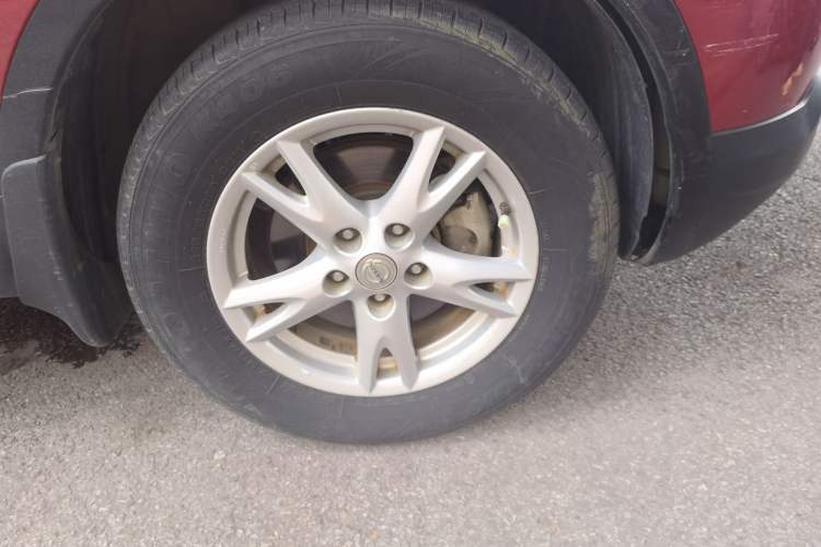 Used Nissan Qashqai 2012 2.0 XL Fire CVT 2WD Right Front Wheel Hub
