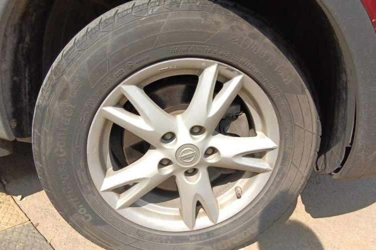 Used Nissan Qashqai 2012 2.0 XL Fire CVT 2WD Right Front Wheel Hub