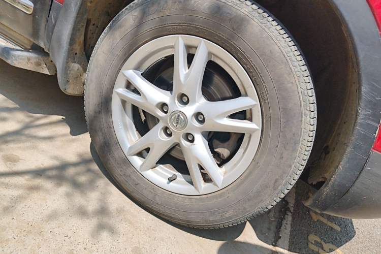 Used Nissan Qashqai 2012 2.0 XL Fire CVT 2WD Right Front Wheel Hub
