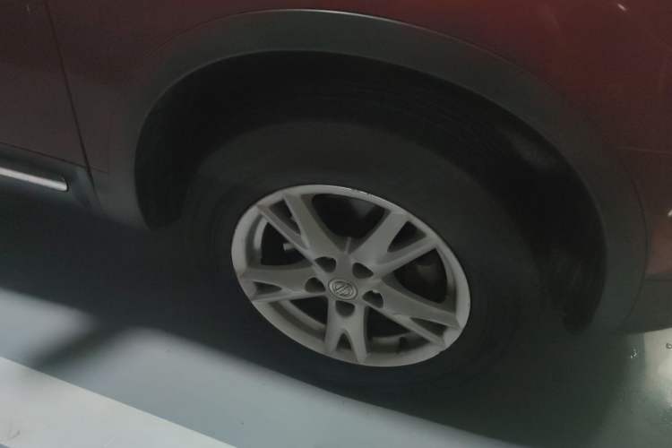 Used Nissan Qashqai 2012 2.0 XL Fire 6MT 2WD Right Front Wheel Hub