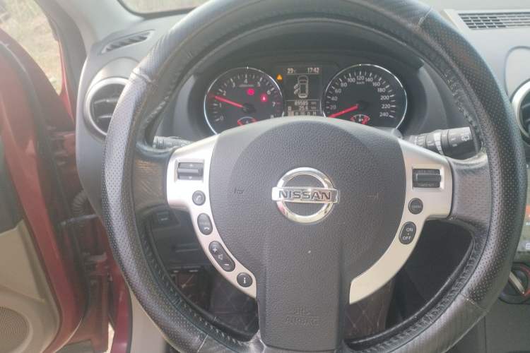 Used Nissan Qashqai 2012 2.0 XL Fire CVT 2WD Steering Wheel