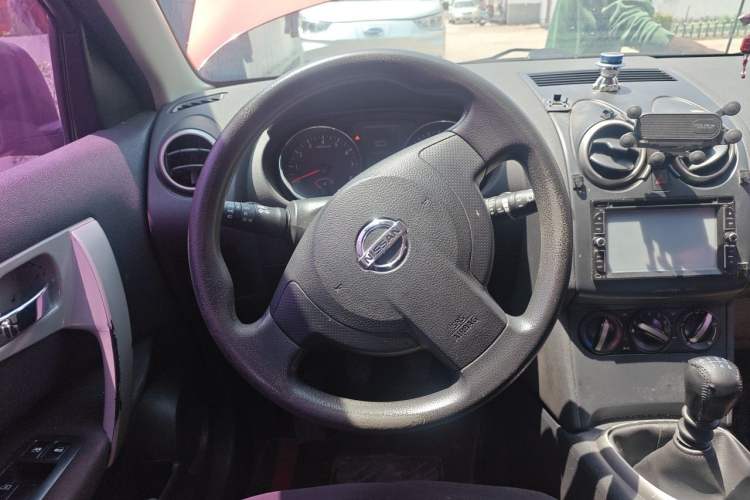 Used Nissan Qashqai 2012 2.0 XL Fire 6MT 2WD Steering Wheel