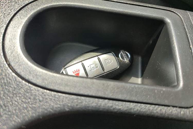 Used Nissan Qashqai 2012 2.0 XL Fire CVT 2WD Vehicle Key