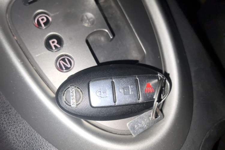 Used Nissan Qashqai 2012 2.0 XL Fire CVT 2WD Vehicle Key