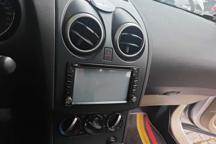 Used Nissan Qashqai 2012 2.0 XL Fire CVT 2WD Audio And AC Panel