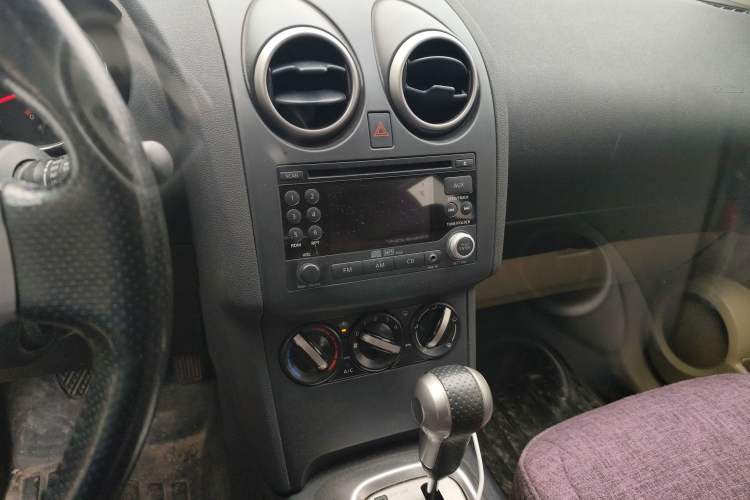 Used Nissan Qashqai 2012 2.0 XL Fire CVT 2WD Audio And AC Panel