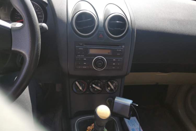 Used Nissan Qashqai 2012 2.0 XL Fire 6MT 2WD Audio And AC Panel
