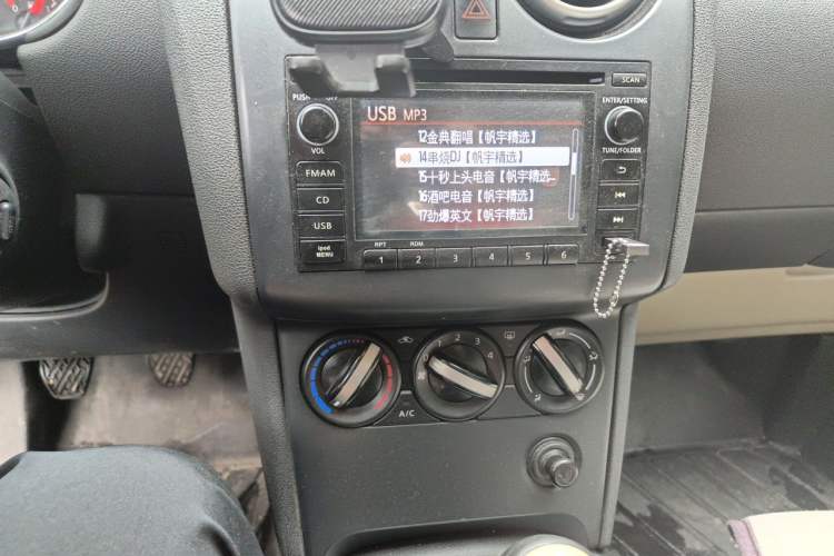 Used Nissan Qashqai 2012 2.0 XL Fire 6MT 2WD Audio And AC Panel