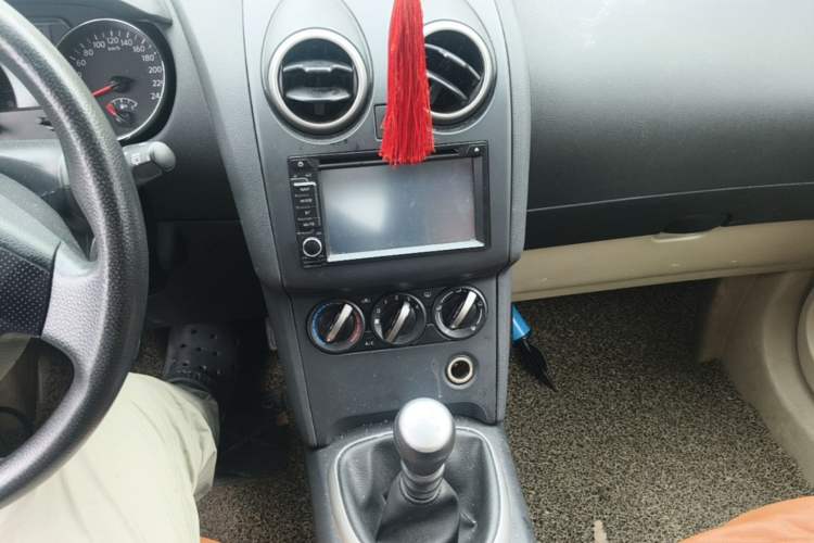 Used Nissan Qashqai 2012 2.0 XL Fire 6MT 2WD Audio And AC Panel