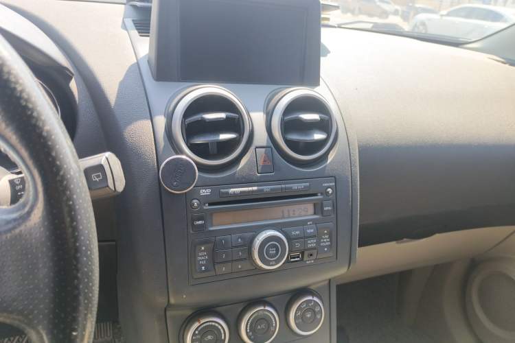 Used Nissan Qashqai 2012 2.0 XV Dragon CVT 4WD Audio And AC Panel