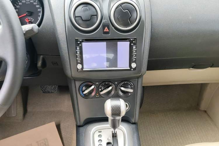 Used Nissan Qashqai 2012 2.0 XL Fire CVT 2WD Audio And AC Panel