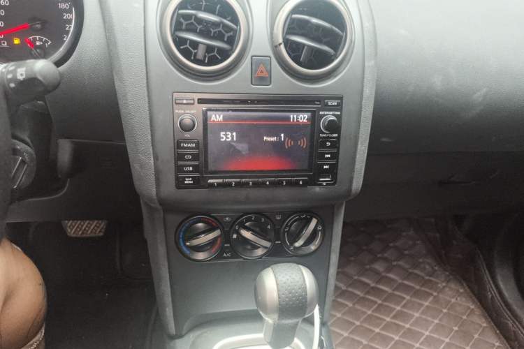Used Nissan Qashqai 2012 2.0 XL Fire CVT 2WD Audio And AC Panel