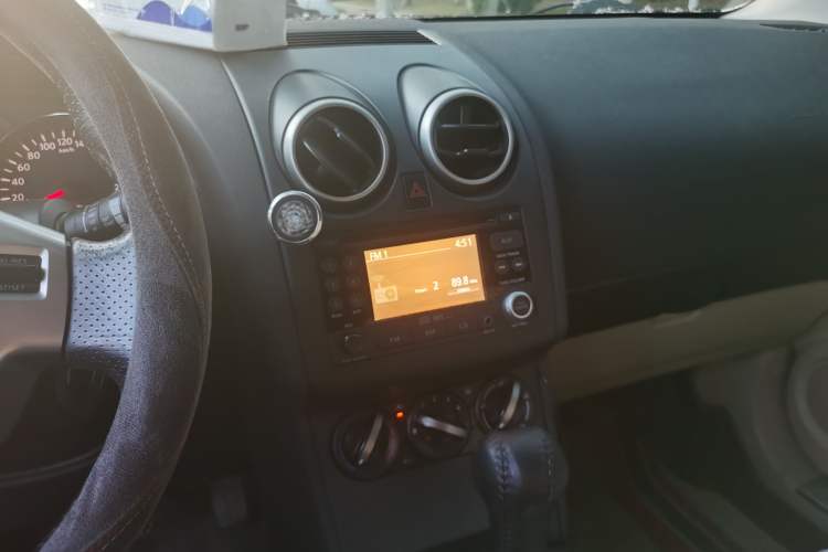 Used Nissan Qashqai 2012 2.0 XL Fire CVT 2WD Audio And AC Panel