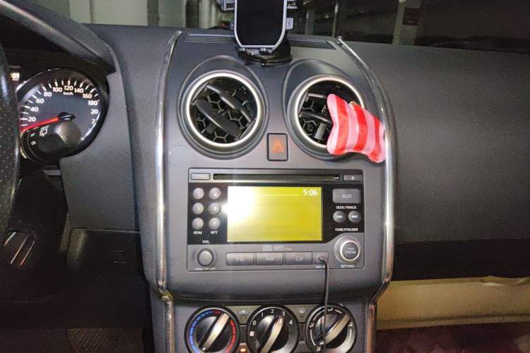 Used Nissan Qashqai 2012 2.0 XL Fire CVT 2WD Audio And AC Panel