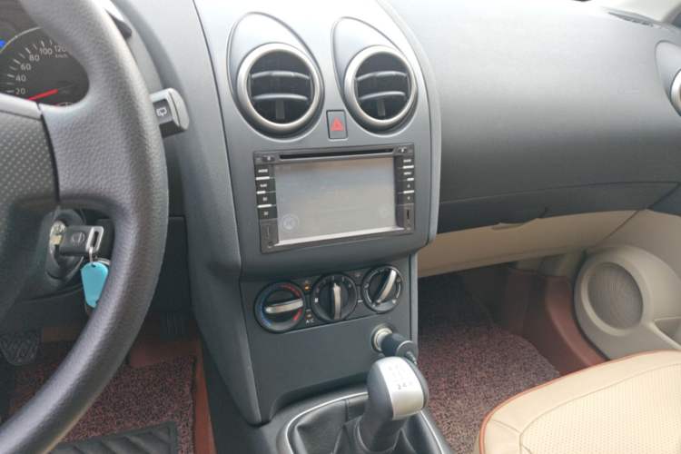 Used Nissan Qashqai 2012 1.6XE Wind 5MT 2WD Audio And AC Panel
