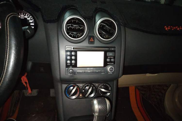 Used Nissan Qashqai 2012 2.0 XL Fire CVT 2WD Audio And AC Panel