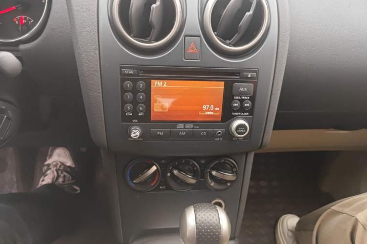 Used Nissan Qashqai 2012 2.0 XL Fire CVT 2WD Audio And AC Panel