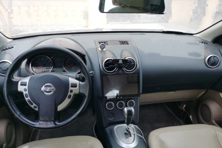 Used Nissan Qashqai 2012 2.0 XV Dragon CVT 4WD Center Console