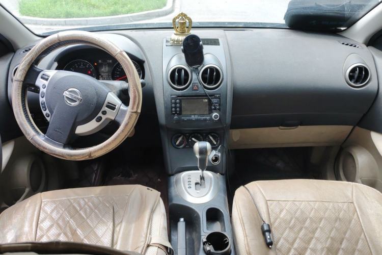 Used Nissan Qashqai 2012 2.0 XL Fire CVT 2WD Center Console