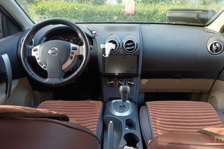 Used Nissan Qashqai 2012 2.0 XL Fire CVT 2WD Center Console