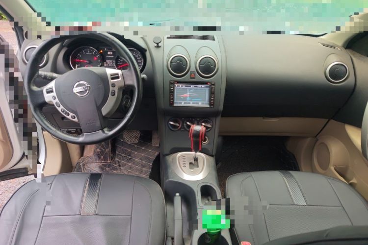 Used Nissan Qashqai 2012 2.0 XL Fire CVT 2WD Center Console