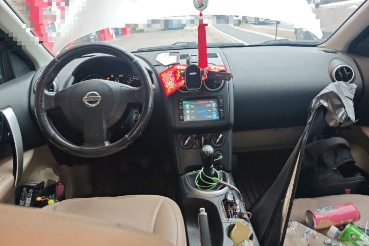 Used Nissan Qashqai 2012 2.0 XL Fire 6MT 2WD Center Console
