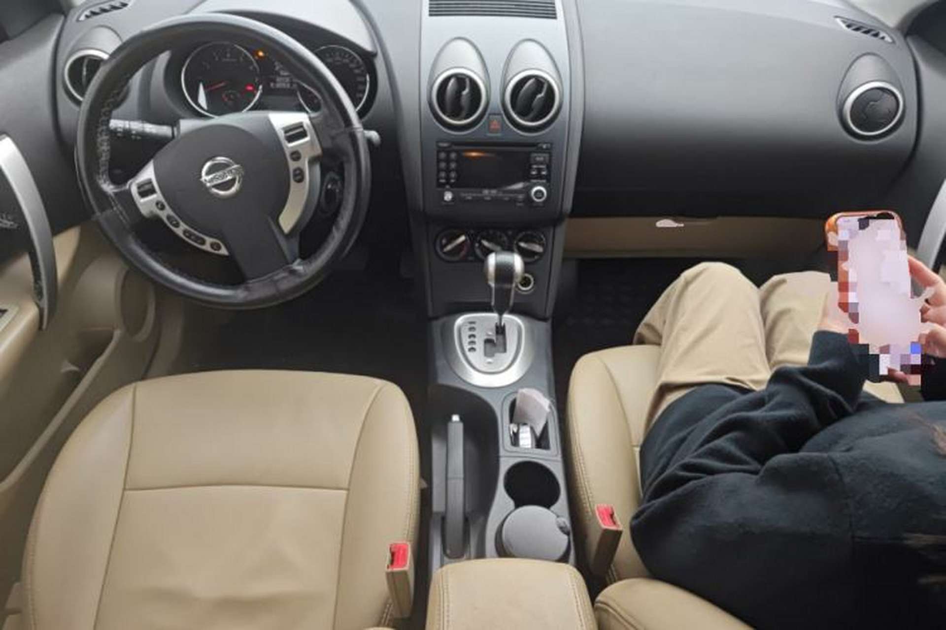 Used Nissan Qashqai 2012 2.0 XL Fire CVT 2WD Center Console