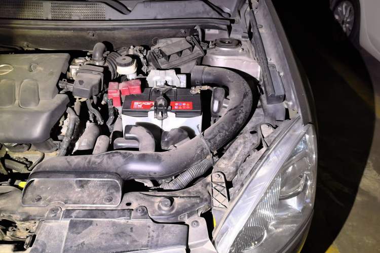 Used Nissan Qashqai 2012 2.0 XL Fire CVT 2WD Engine Bay Left