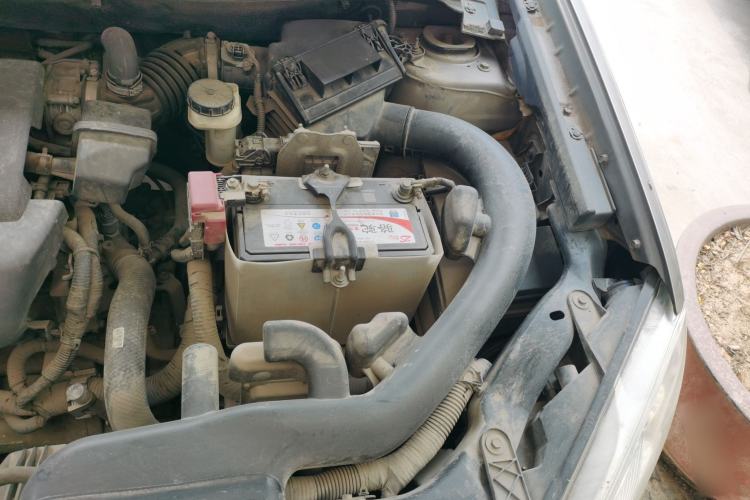 Used Nissan Qashqai 2012 2.0 XV Dragon CVT 4WD Engine Bay Left