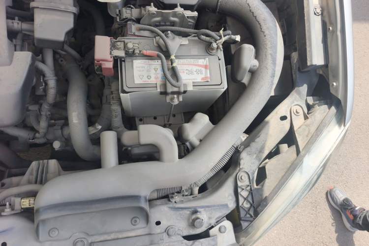 Used Nissan Qashqai 2012 2.0 XL Fire CVT 2WD Engine Bay Left
