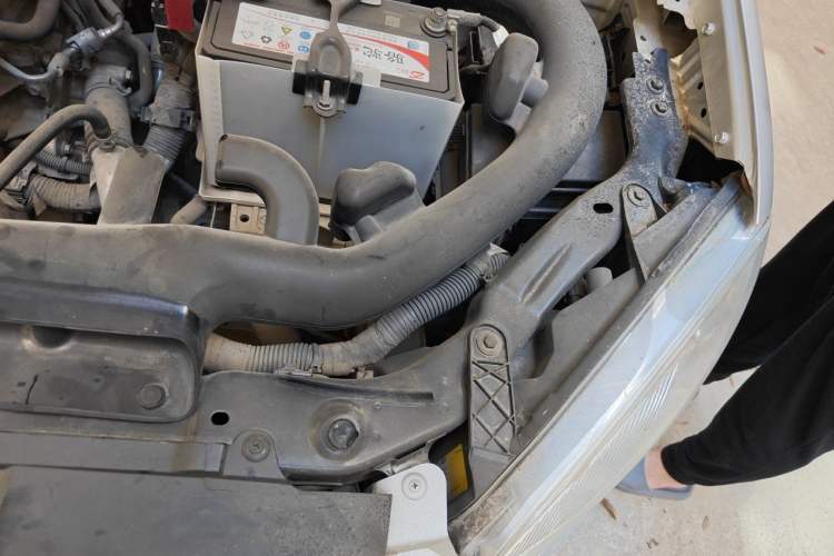 Used Nissan Qashqai 2012 1.6XE Wind 5MT 2WD Engine Bay Left