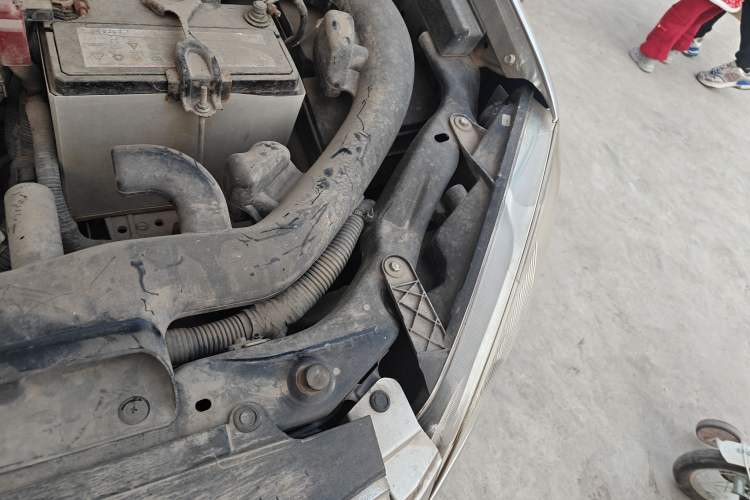 Used Nissan Qashqai 2012 2.0 XL Fire 6MT 2WD Engine Bay Left