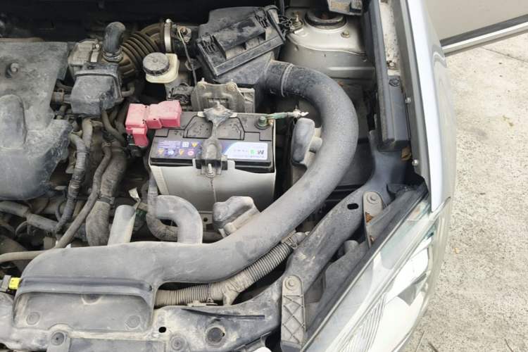 Used Nissan Qashqai 2012 2.0 XL Fire 6MT 2WD Engine Bay Left